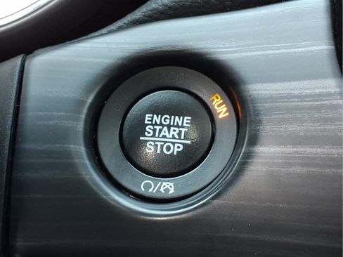 Used 2020 Jeep Grand Cherokee Altitude AWD/4WD image 24