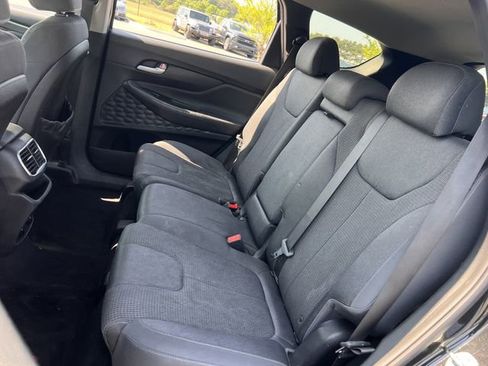 Used 2020 Hyundai Santa Fe SE image 17