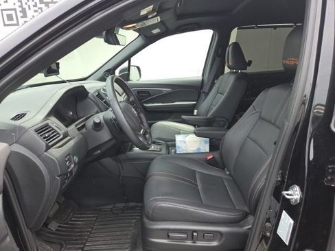 Used 2023 Honda Passport TrailSport image 12