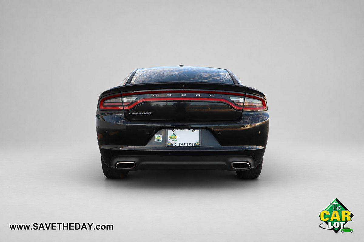 Used 2022 Dodge Charger SXT RWD image 7