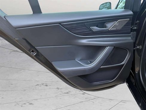 Used 2020 Jaguar XE S RWD image 15