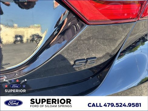 Used 2024 Toyota Camry SE FWD image 6