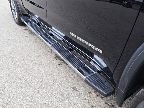 Used 2022 GMC Sierra 1500 SLT w/ SLT Premium Plus Package AWD/4WD image 9