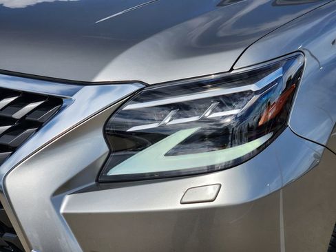 Certified 2022 Lexus GX 460 Luxury w/ Sport Design Package AWD/4WD image 9