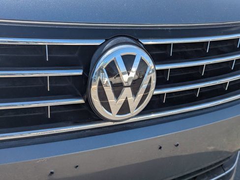 Used 2019 Volkswagen Passat 2.0T Wolfsburg FWD image 12