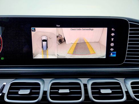 Certified 2021 Mercedes-Benz Maybach GLS 600 4MATIC image 16