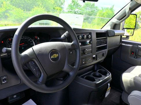 New 2025 Chevrolet Express 3500 w/ Power Convenience Package RWD image 27