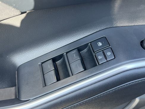 Used 2021 Toyota Highlander XSE image 13