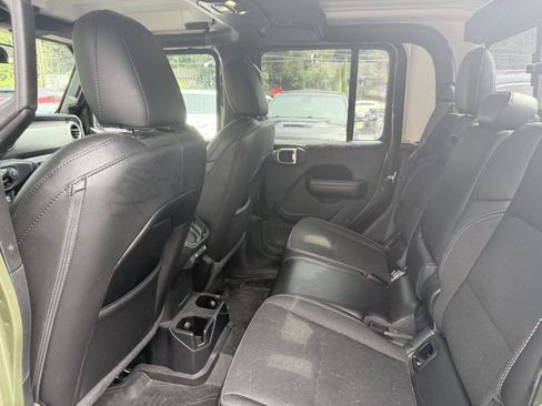Used 2021 Jeep Gladiator Sport AWD/4WD image 4