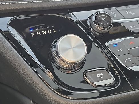 New 2026 Chrysler Pacifica Limited w/ S Appearance Package image 15