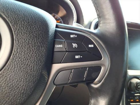 Used 2017 Jeep Grand Cherokee Altitude AWD/4WD image 17