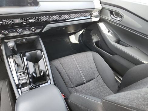 Used 2024 Honda Accord Sport image 15