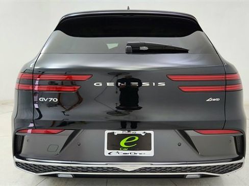 Used 2026 Genesis GV70 2.5T Select image 5