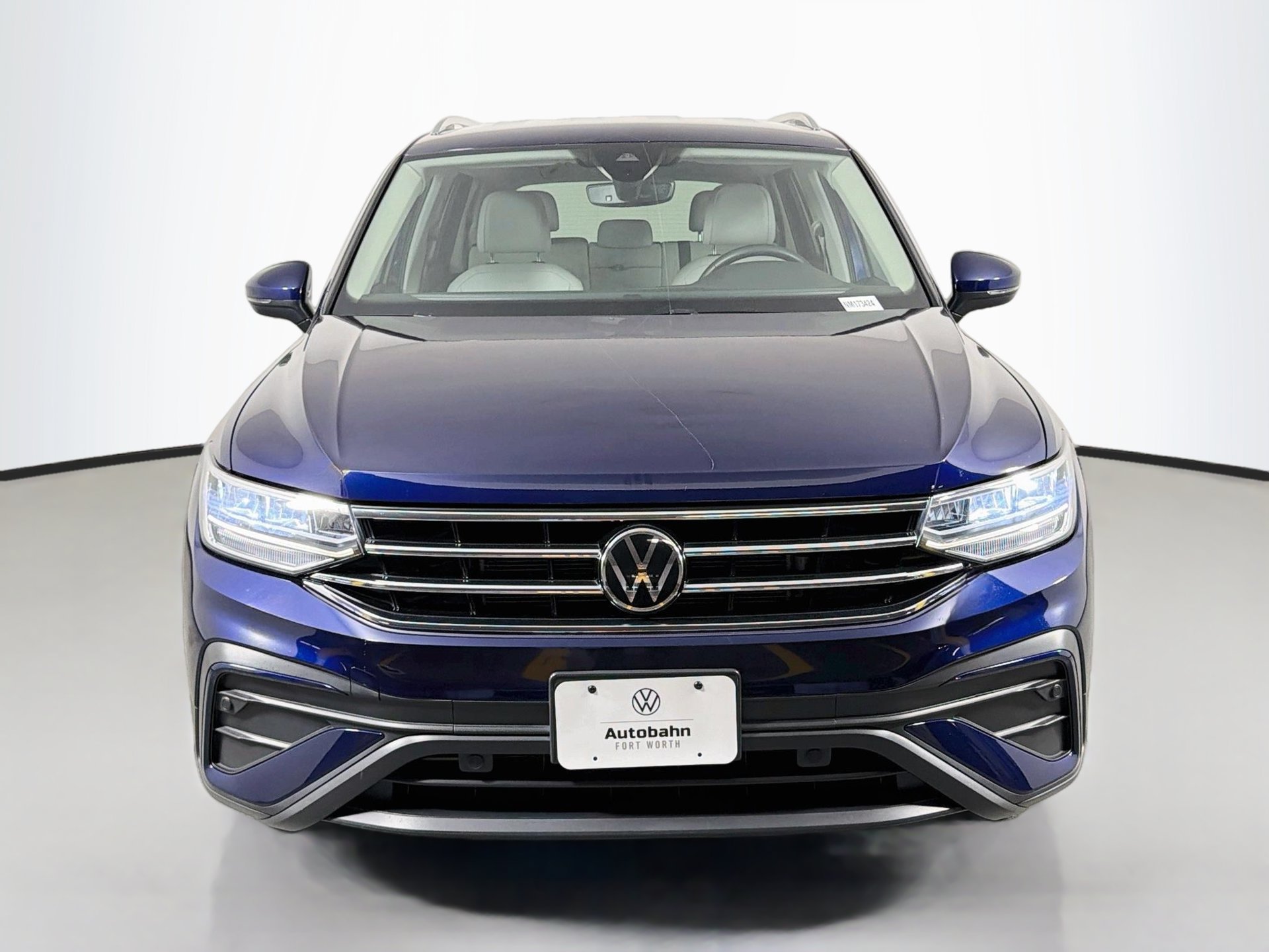 Used 2022 Volkswagen Tiguan SE FWD image 2
