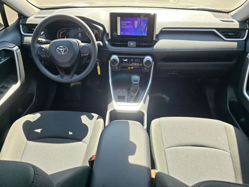 Used 2025 Toyota RAV4 LE AWD/4WD image 10