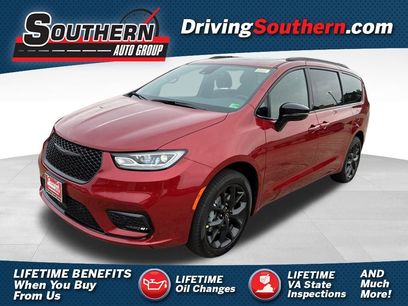 New 2026 Chrysler Pacifica Select