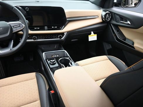 New 2026 Chevrolet Equinox ACTIV w/ Convenience Package III image 12