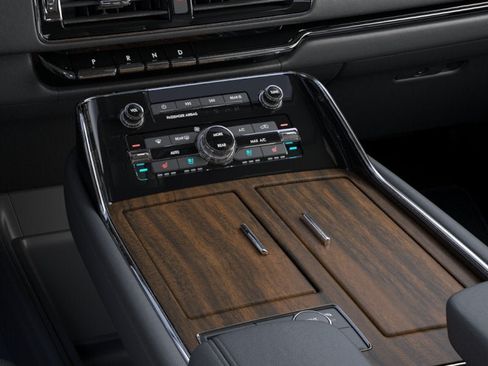 New 2023 Lincoln Navigator Reserve AWD/4WD image 15
