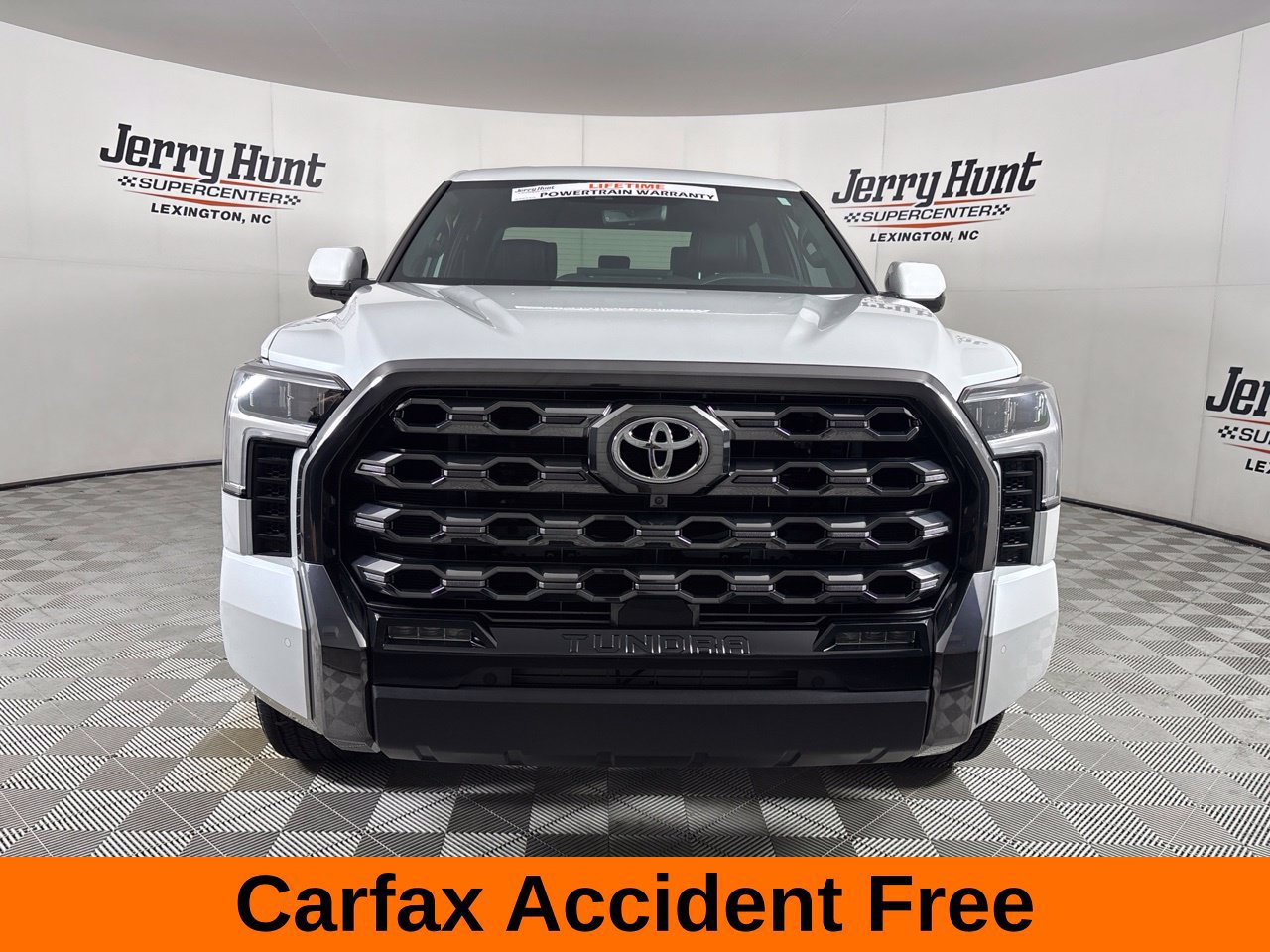 Used 2025 Toyota Tundra Platinum AWD/4WD image 3