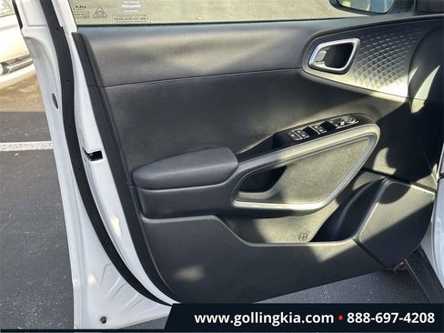 Certified 2025 Kia Soul EX image 15