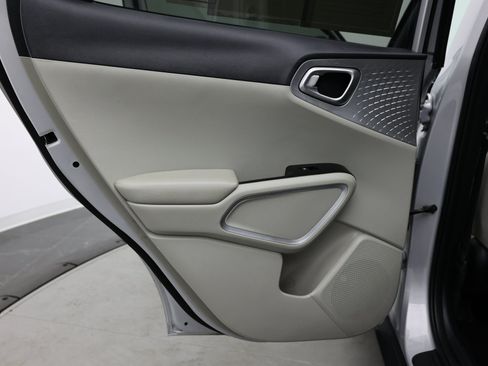Used 2021 Kia Soul LX FWD image 27