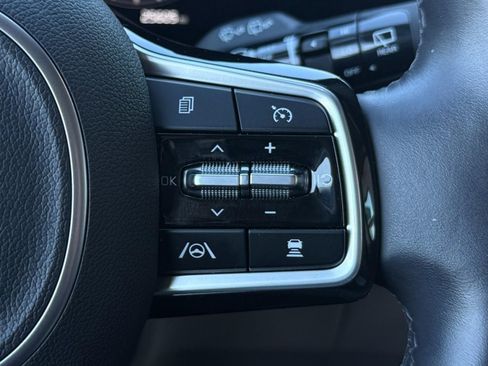 Used 2024 Kia Carnival SX Prestige image 38