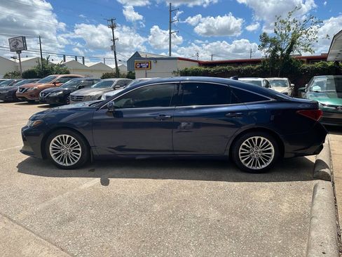 Used 2019 Toyota Avalon Limited w/ Advanced Safety Package FWD image 9