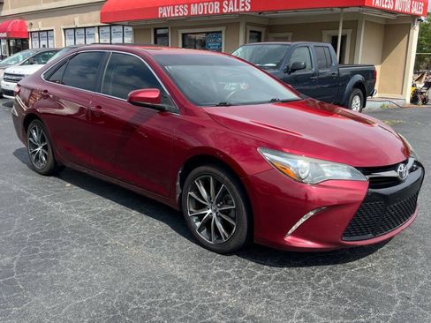 Used 2017 Toyota Camry XSE FWD image 1