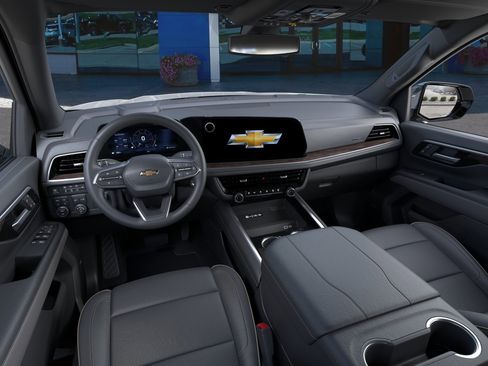 New 2026 Chevrolet Suburban Premier image 39