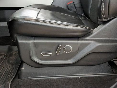 Certified 2019 Ford F250 Lariat w/ Chrome Package image 17