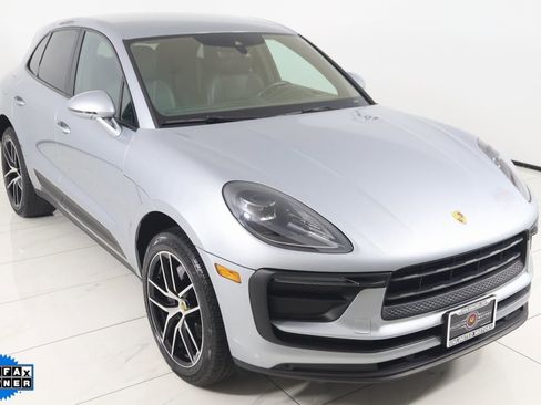 Used 2022 Porsche Macan image 46