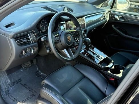 Used 2025 Porsche Macan AWD/4WD image 4