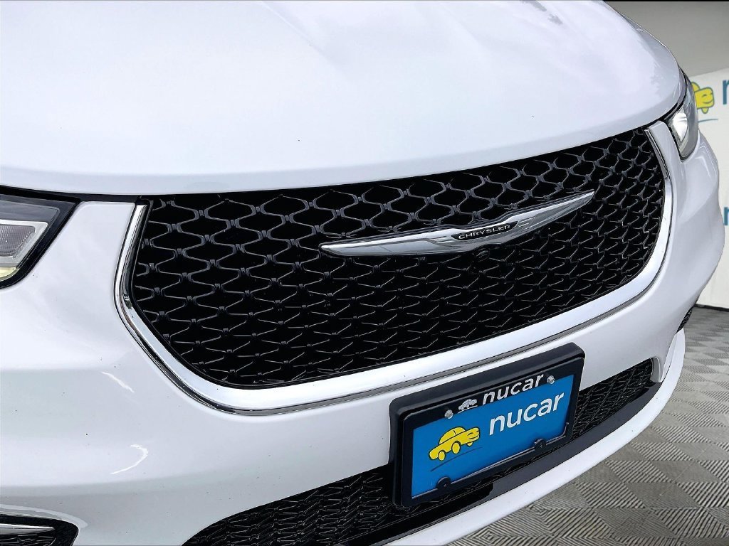 Used 2024 Chrysler Pacifica Limited FWD image 28