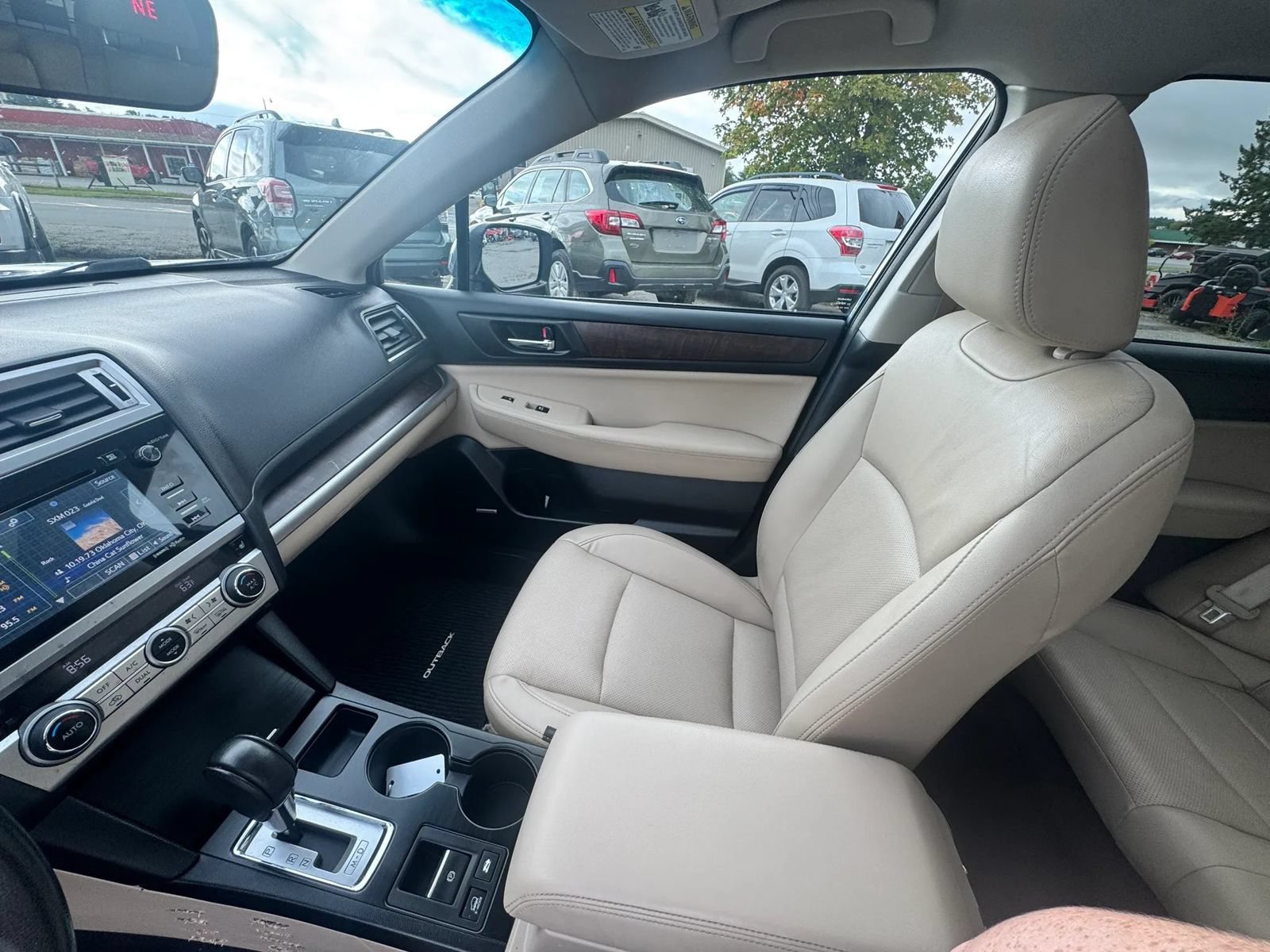 Used 2017 Subaru Outback 2.5i Limited AWD/4WD image 20
