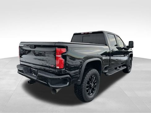 Used 2024 Chevrolet Silverado 2500 ZR2 w/ Technology Package image 12
