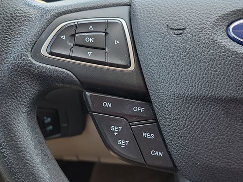 Used 2016 Ford Focus SE FWD image 17