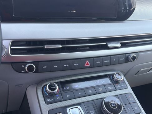 Certified 2025 Hyundai Palisade SEL FWD image 15