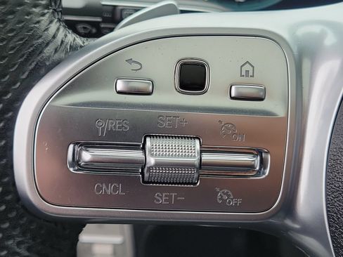 Used 2023 Mercedes-Benz GLS 450 4MATIC image 8