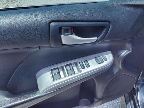 Used 2013 Toyota Camry SE image 9
