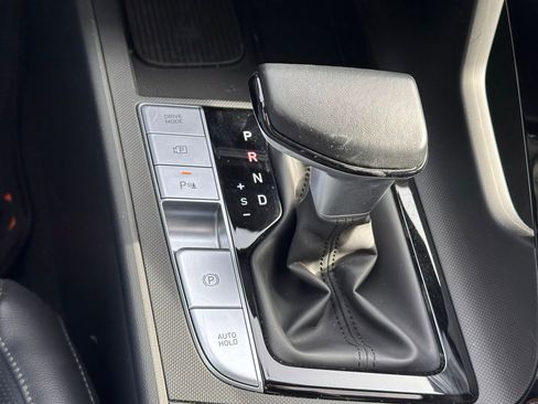 Certified 2024 Hyundai Elantra Limited image 38