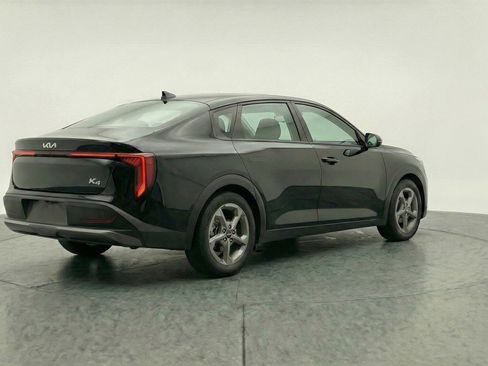 Used 2025 Kia K4 LXS image 9
