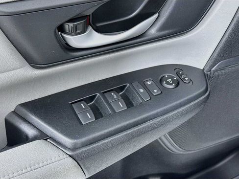 Used 2019 Honda CR-V LX image 11