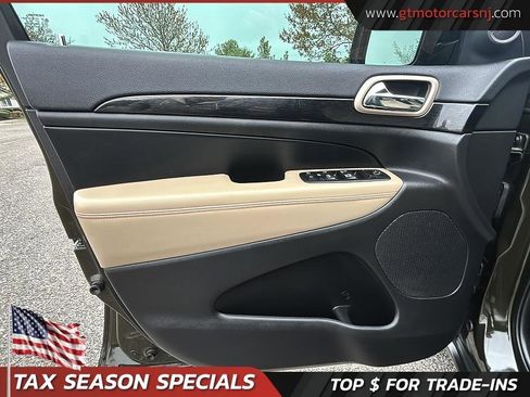 Used 2016 Jeep Grand Cherokee Laredo 75th Anniversary image 20