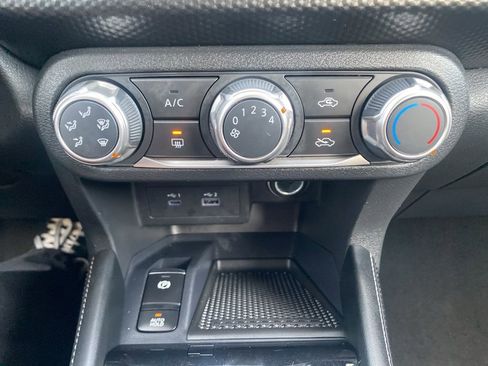 Used 2024 Nissan Kicks SV image 24