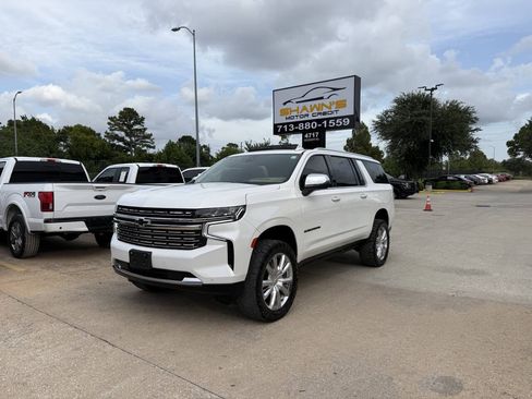 Used 2021 Chevrolet Suburban Premier AWD/4WD image 46