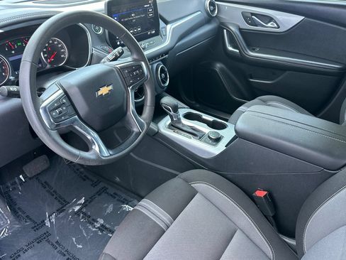 Used 2025 Chevrolet Blazer LT AWD/4WD image 8