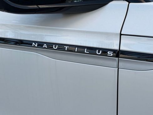 New 2026 Lincoln Nautilus Premier AWD/4WD image 10