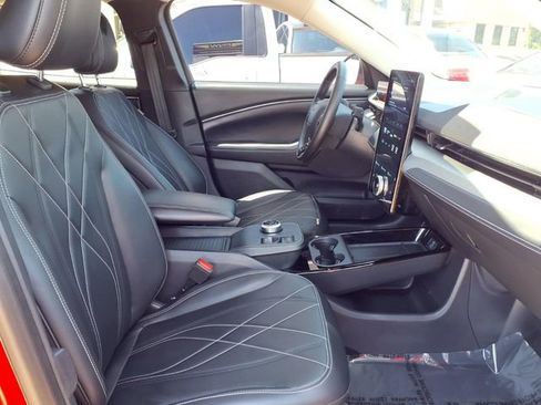 Used 2022 Ford Mustang Mach-E Select RWD image 27