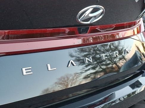 Certified 2023 Hyundai Elantra SEL image 30