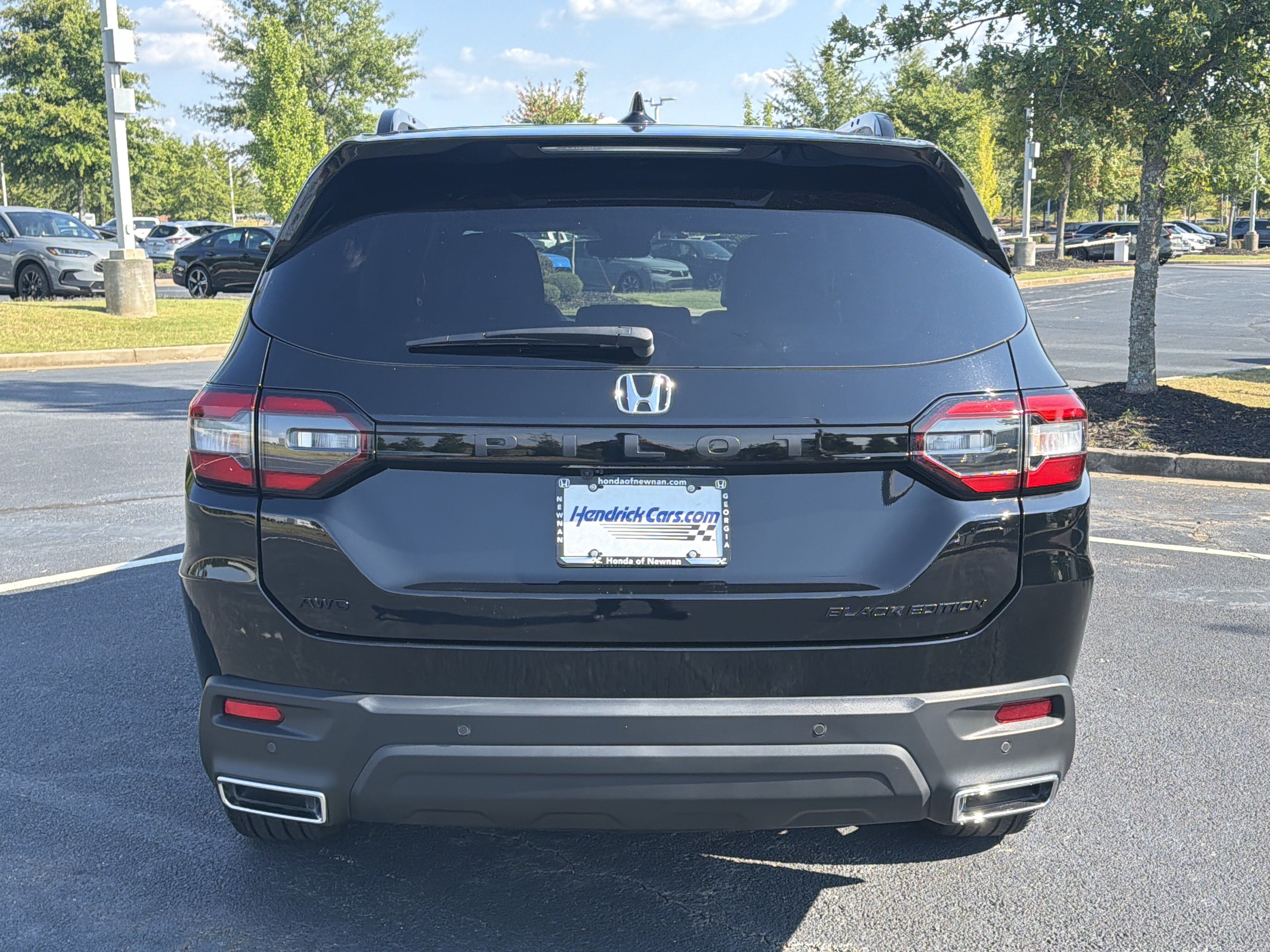 Certified 2025 Honda Pilot Black Edition image 8